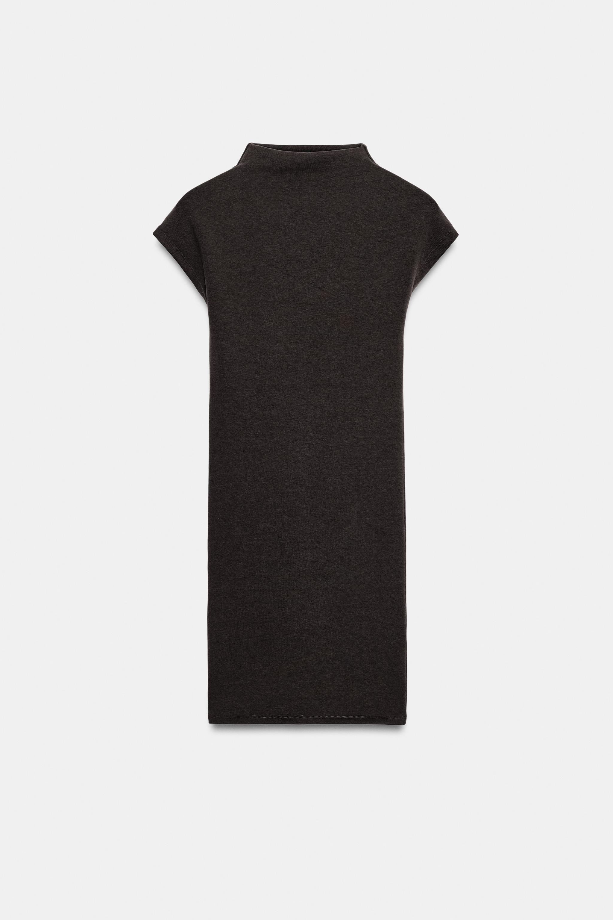 ROBE COURTE À COL CHEMINÉE